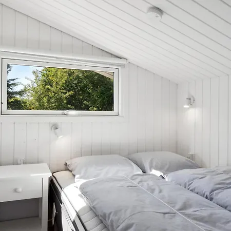בית נופש 3 Bedroom Beautiful In Ålbæk