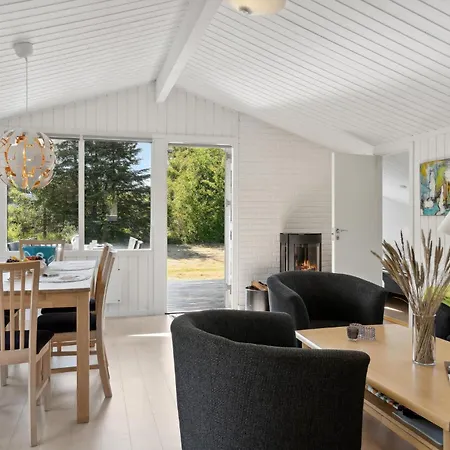 3 Bedroom Beautiful In Ålbæk